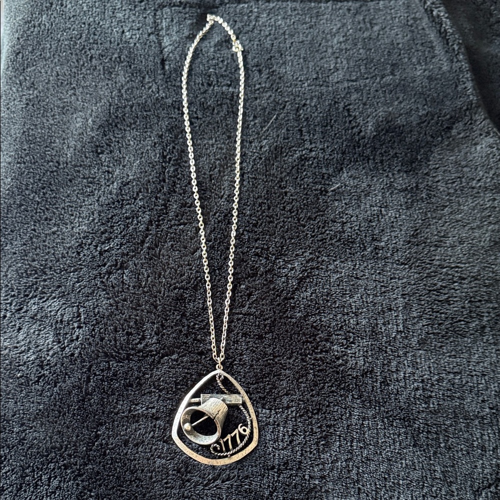 Silver Pendant Necklace